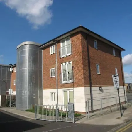 Comfy 2 Bed Flat With Free Parking, Close To Tube Londra Esterno foto
