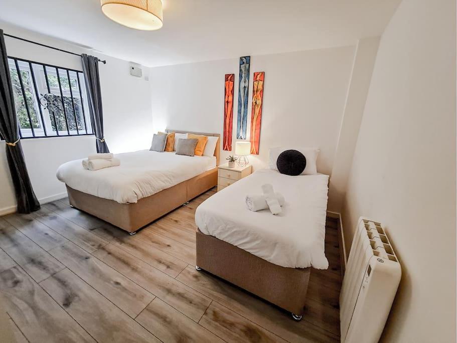 Comfy 2 Bed Flat With Free Parking, Close To Tube Apartamento *